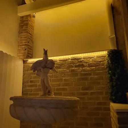 Au Pied De La Forteresse *