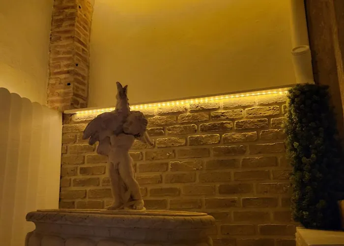 Au Pied De La Forteresse *